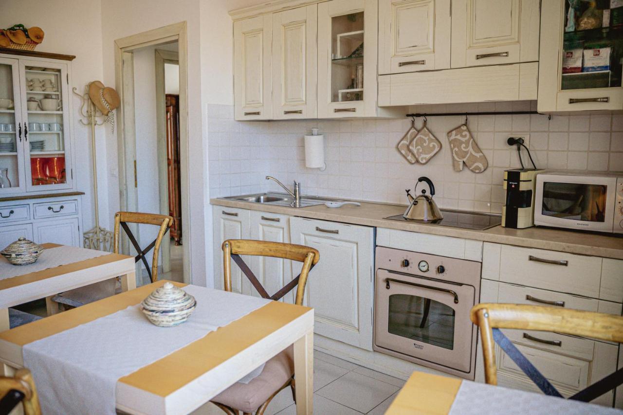 S'Ard Guest House Sassari Bagian luar foto
