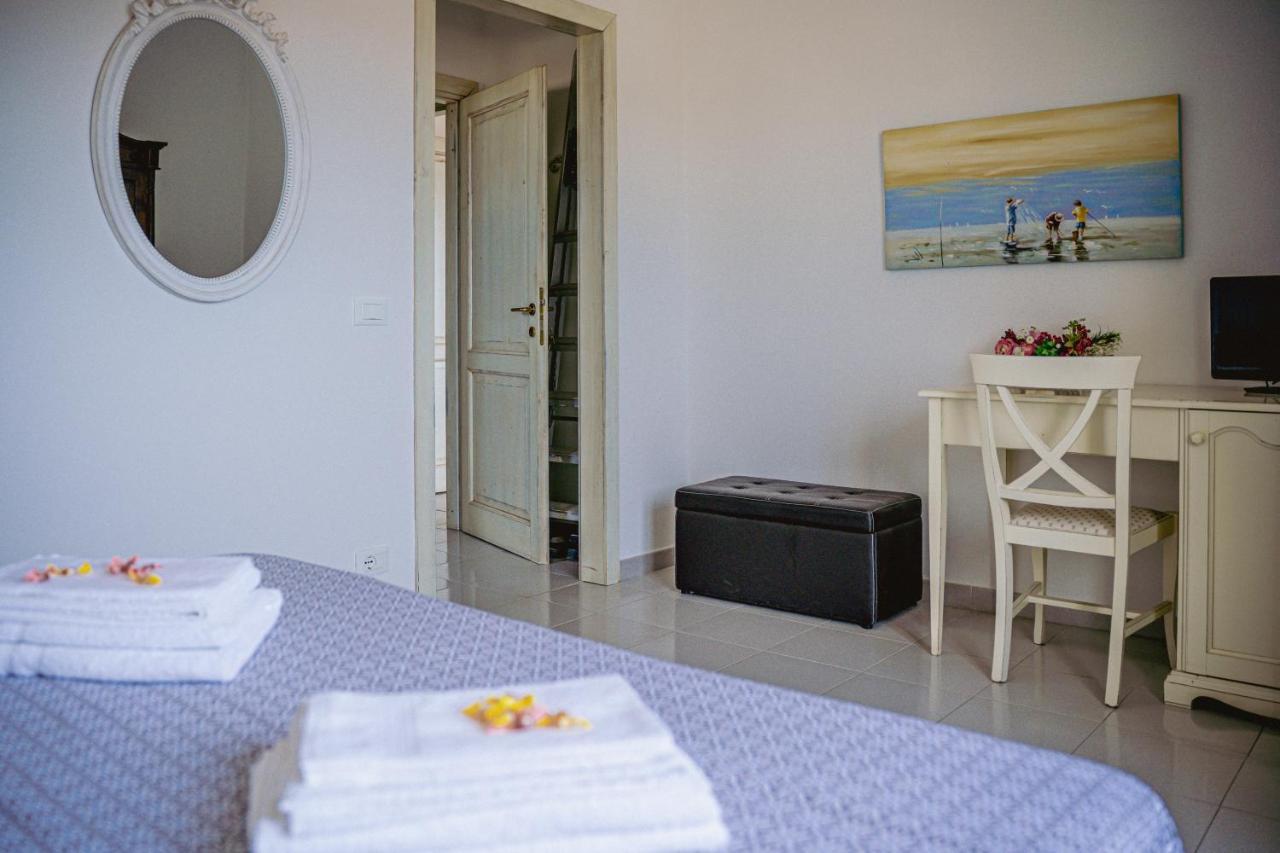 S'Ard Guest House Sassari Bagian luar foto