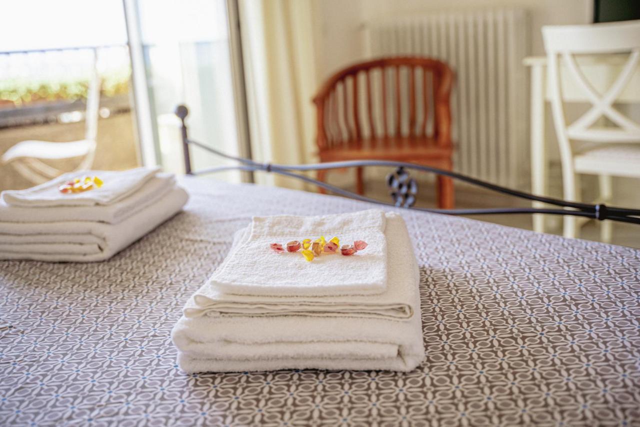 S'Ard Guest House Sassari Bagian luar foto
